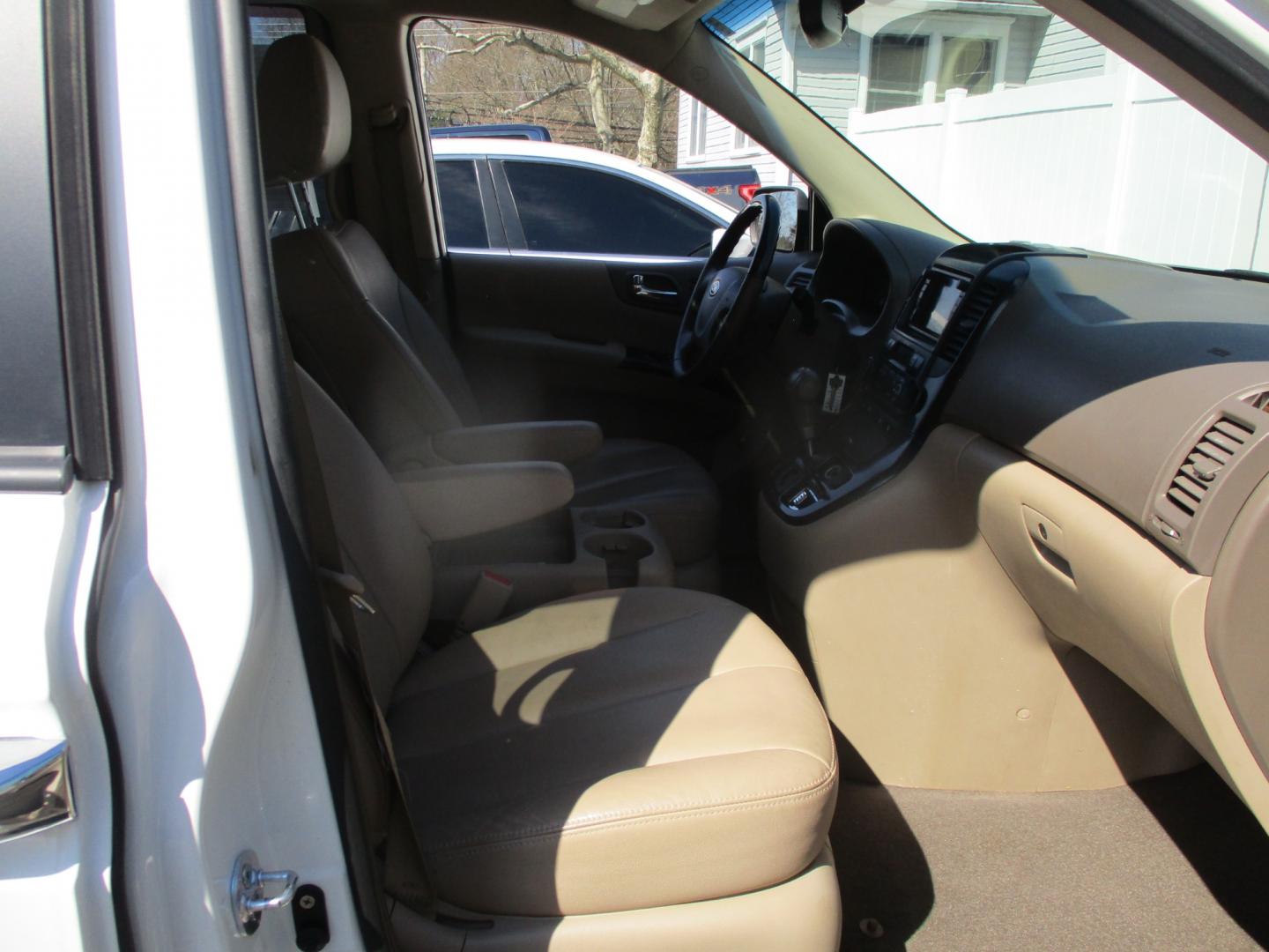 2012 WHITE Kia Sedona (KNDMH4C75C6) with an 3.8L L4 DOHC 24V engine, AUTOMATIC transmission, located at 540a Delsea Drive, Sewell, NJ, 08080, (856) 589-6888, 39.752560, -75.111206 - Photo#28